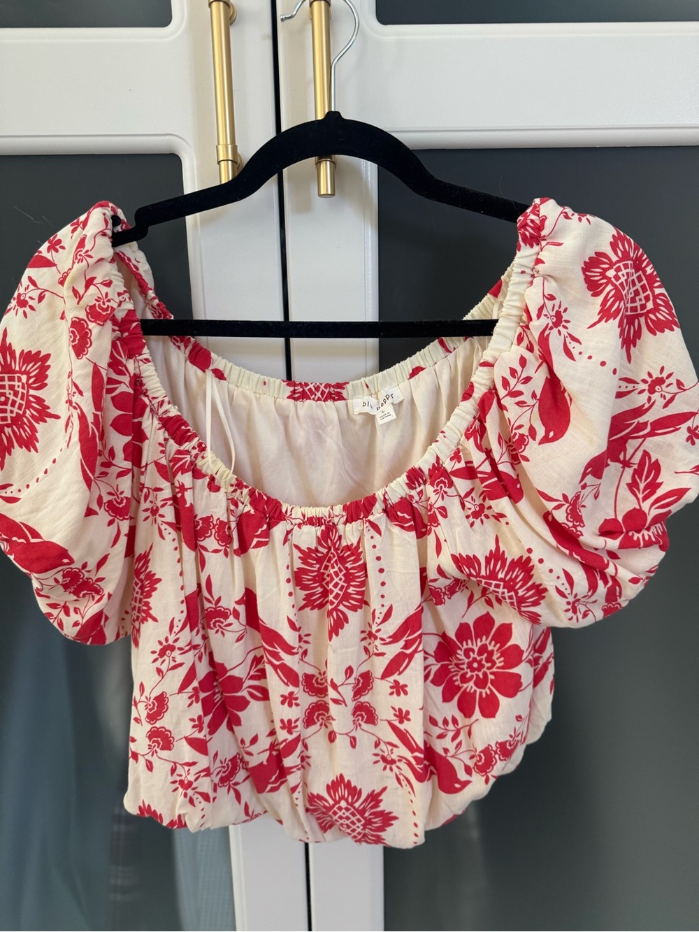 Red Floral Puff-Sleeve Crop Top - Brand: Blue Pepper